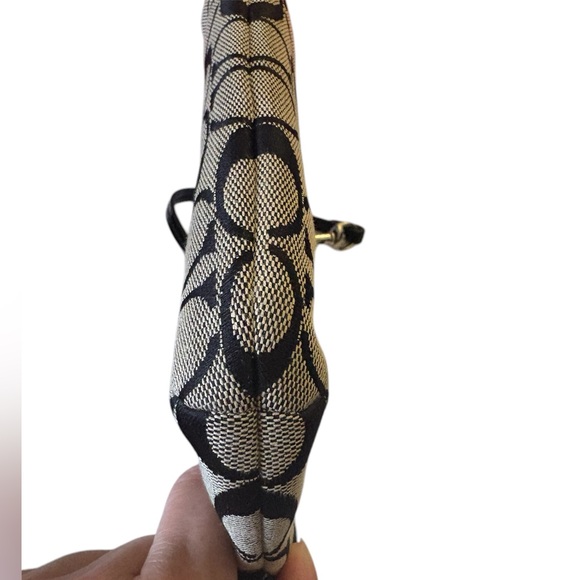 COACH Signature C Medium Wristlet BLACK/Grey Jacquard with hangtag and turnlock - Picture 8 of 9